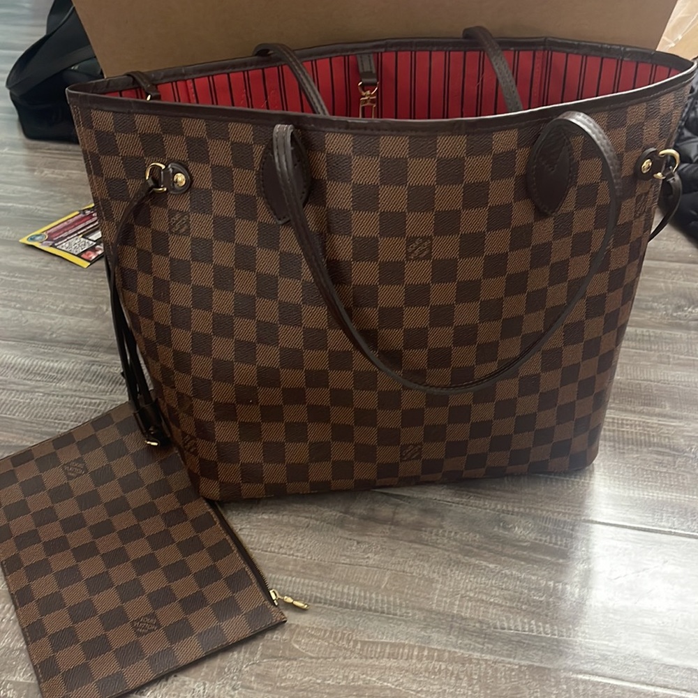 Neverfull Louis Vuitton MM bag with pouch